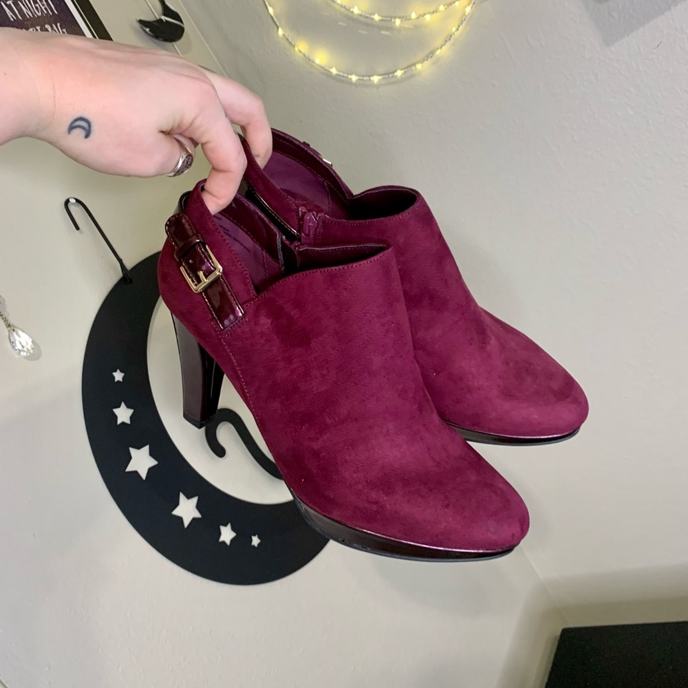 East 5th Burgundy Esme Booties size 9.5W BRAND NEW